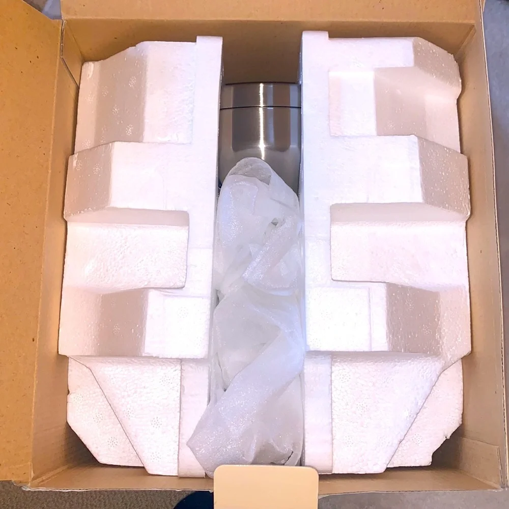 LINENS N THINGS 5X MAGNIFICATION LIGHTED WALL MIRROR NIB